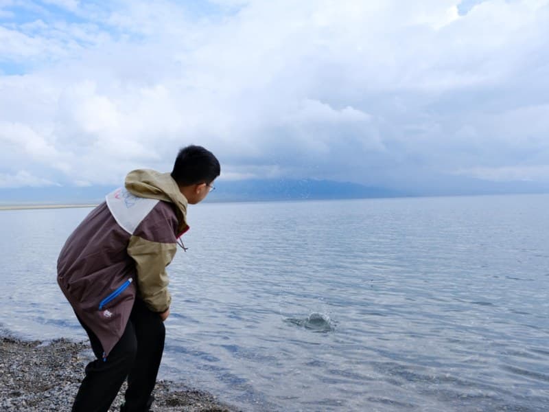 驴屋旅途故事 征文投稿第十二篇——赛里木湖（顾梓骁）